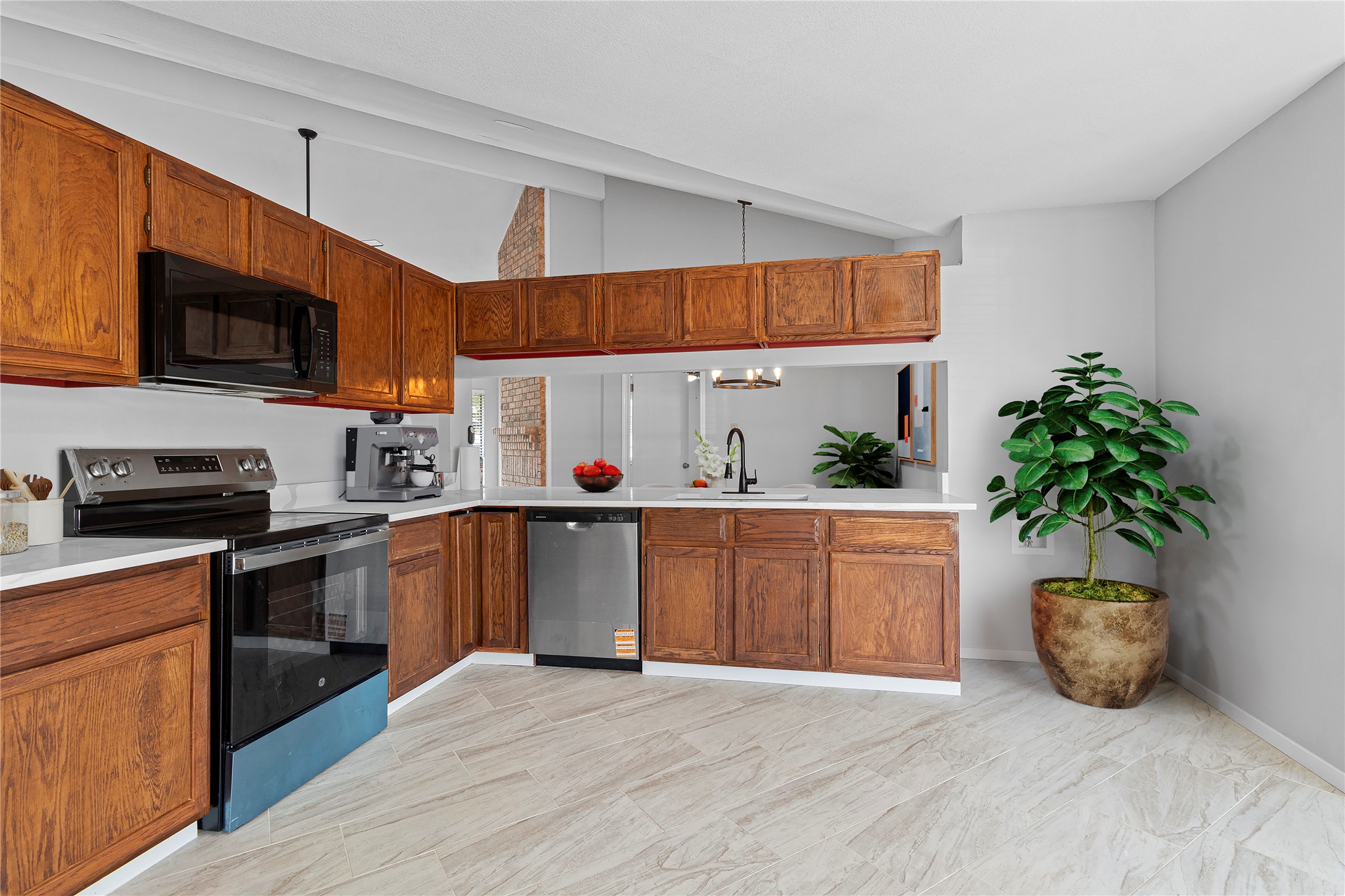 202 E Schreiber Street Garland TX 75040