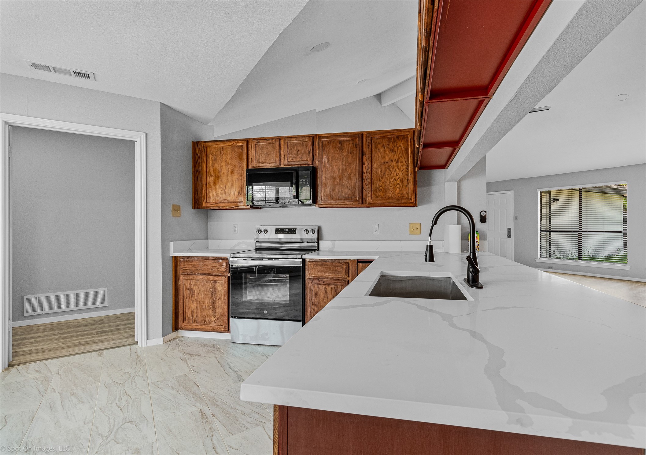 202 E Schreiber Street Garland TX 75040