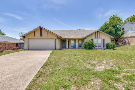 405 Meadowhill Drive Benbrook TX 76126