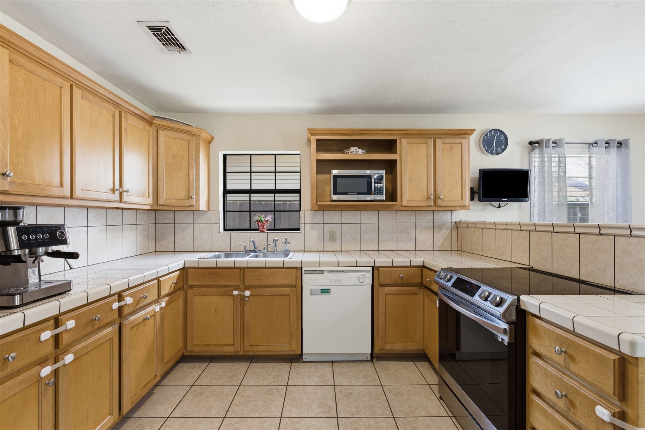 1505 Montclair Street Arlington TX 76015