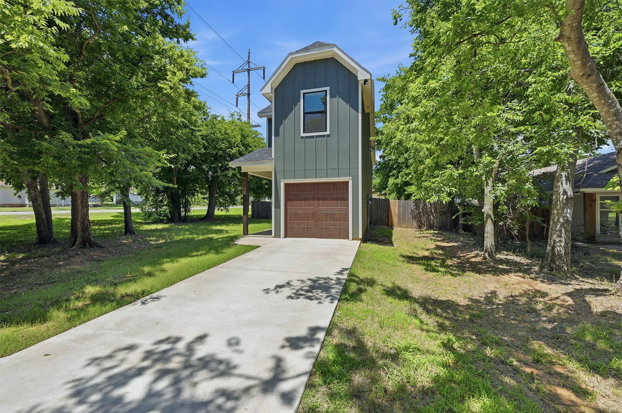 931 W Collins Street Denison TX 75020