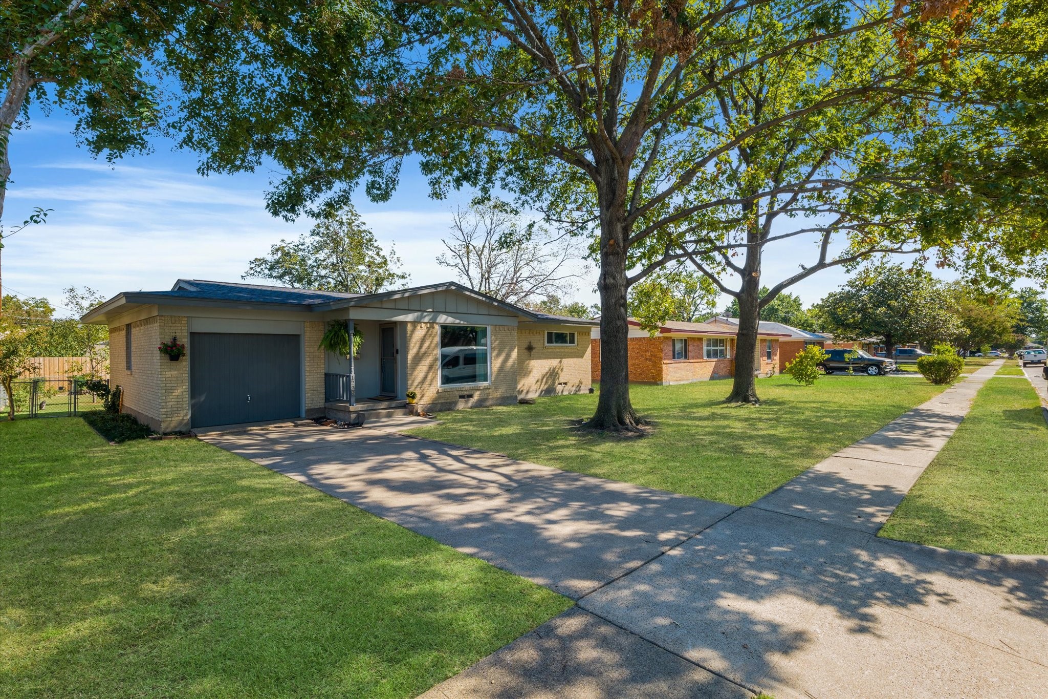1228 Bluebird Lane Garland TX 75042