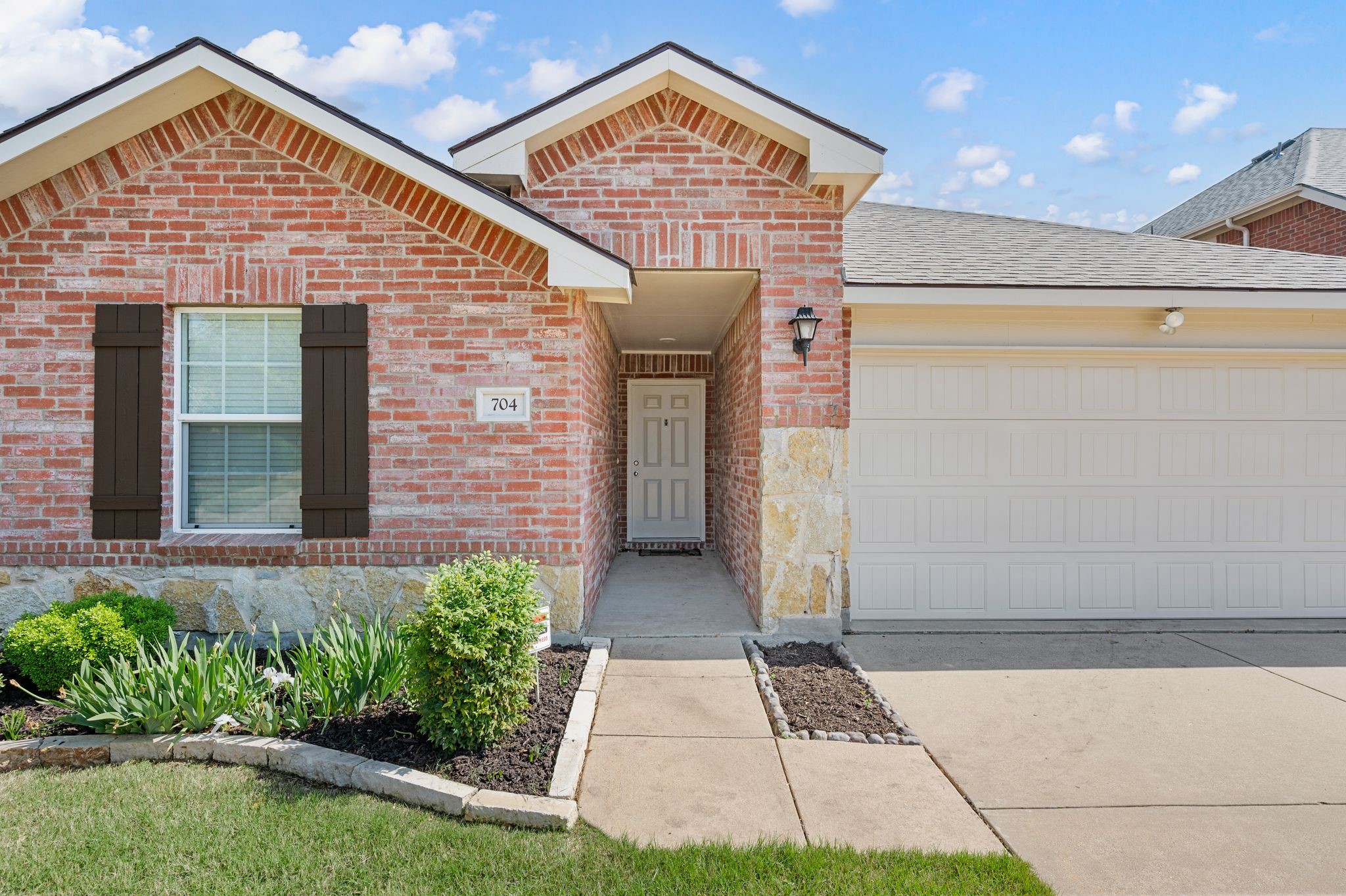 704 Bastrop Drive Arlington TX 76002
