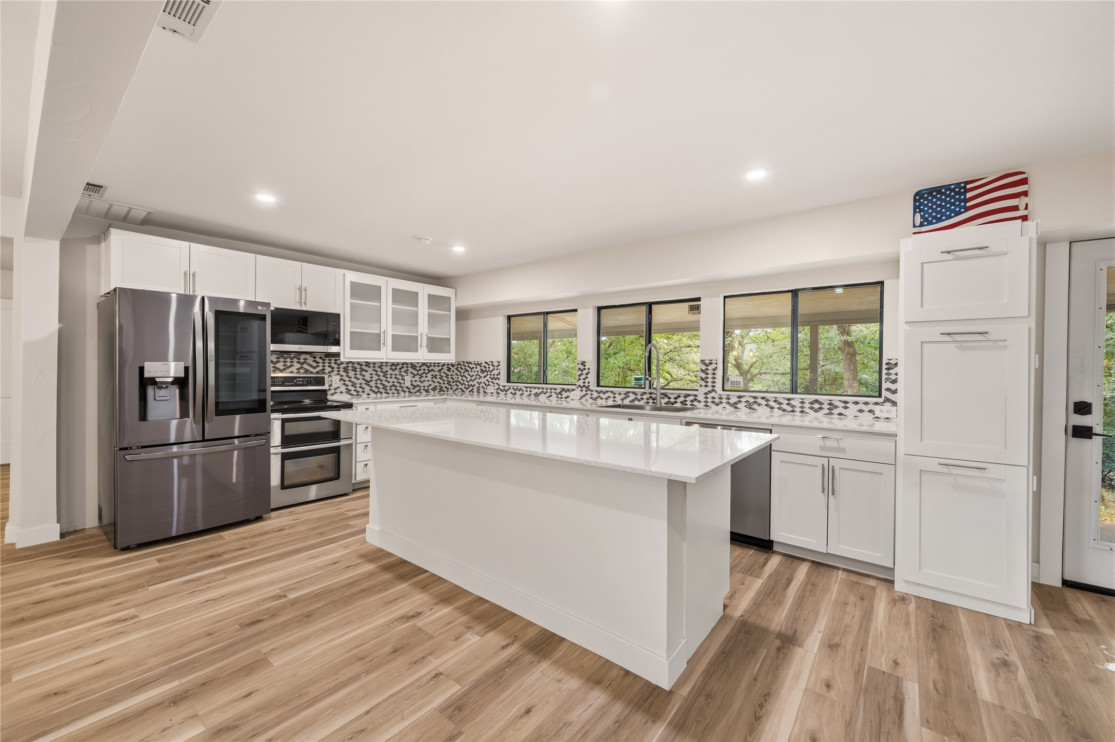 2127 Los Robles Street Grapevine TX 76051