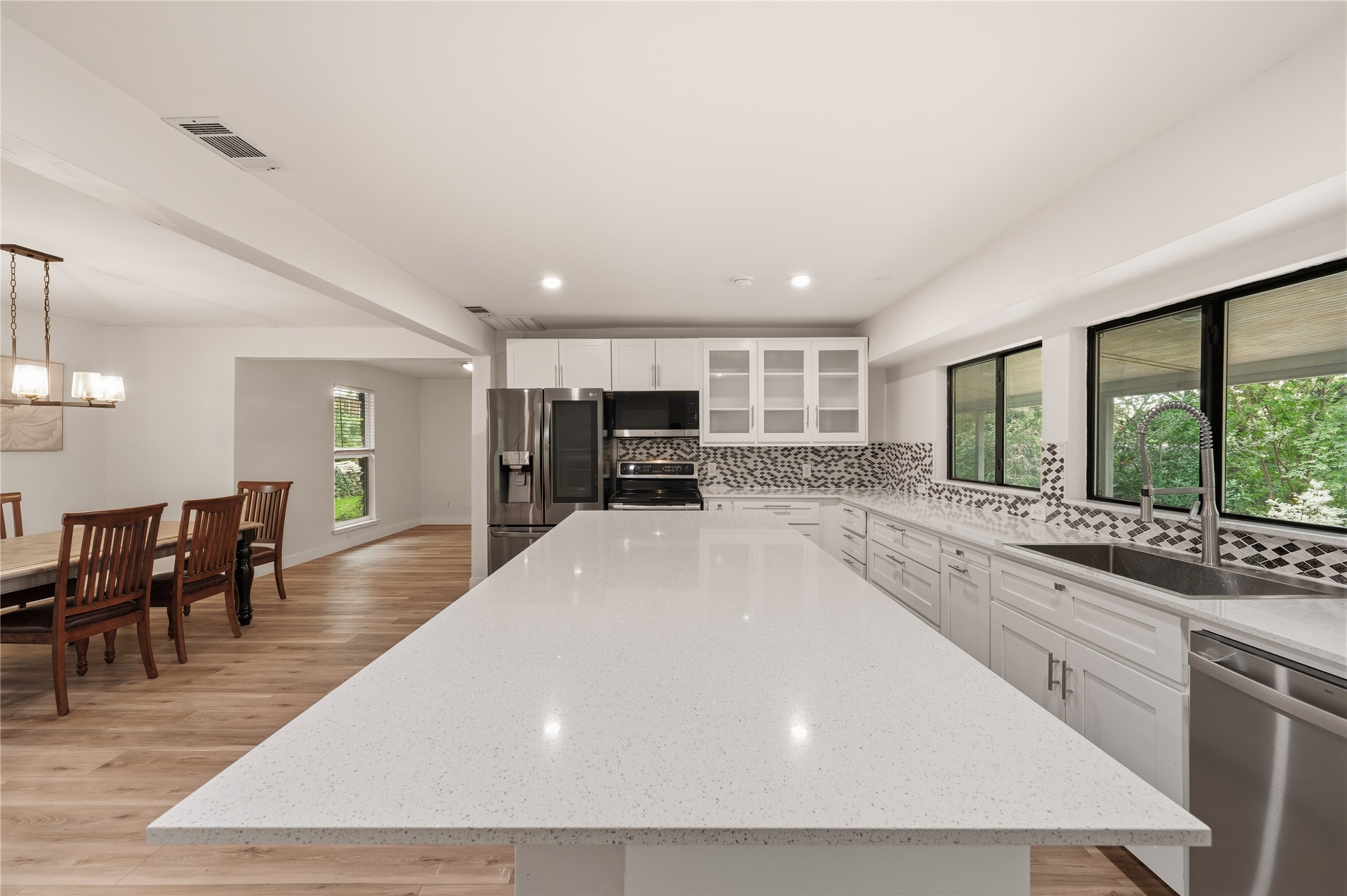 2127 Los Robles Street Grapevine TX 76051