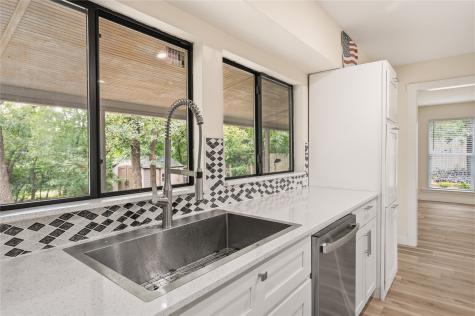 2127 Los Robles Street Grapevine TX 76051