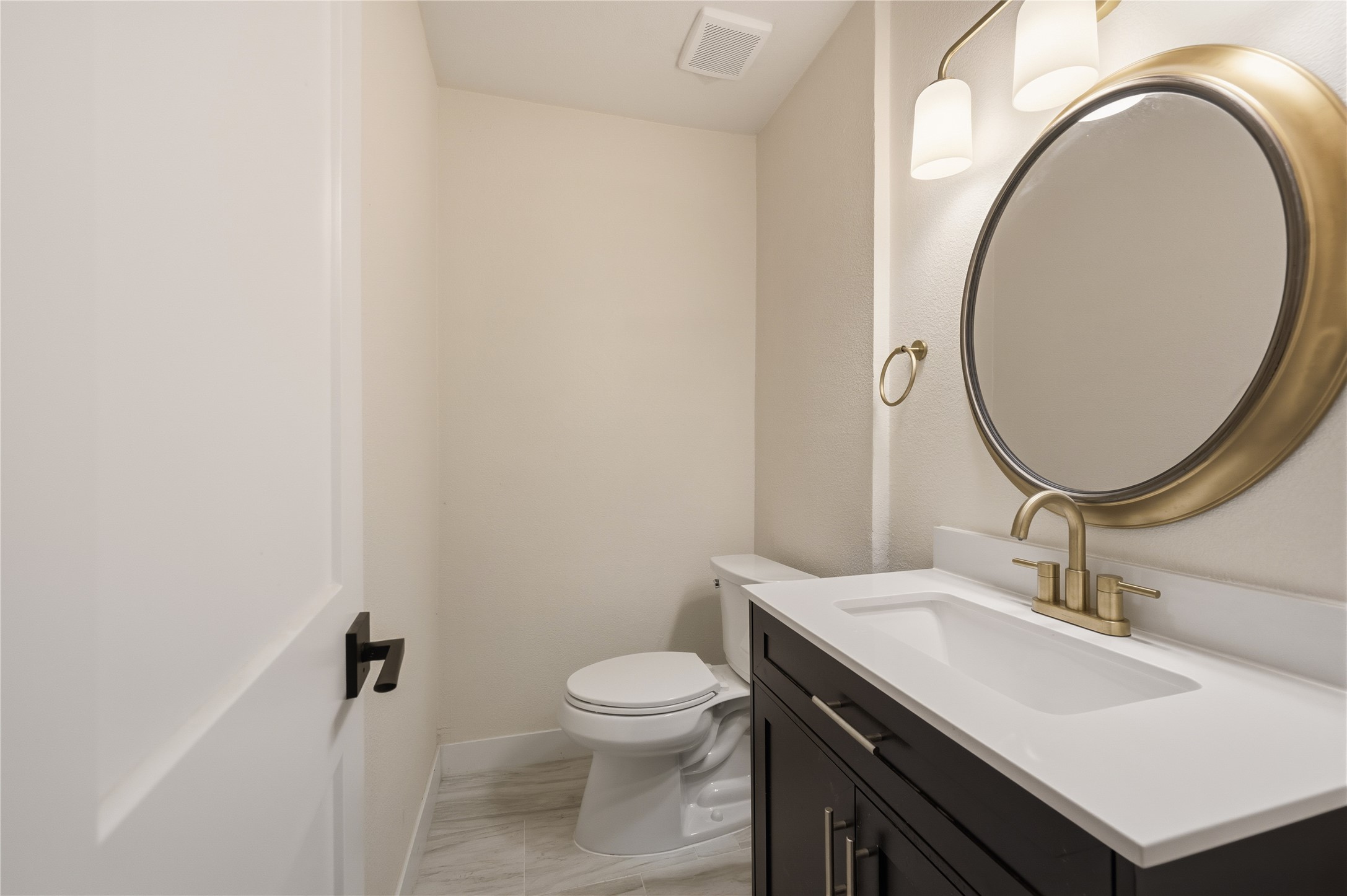 2127 Los Robles Street Grapevine TX 76051