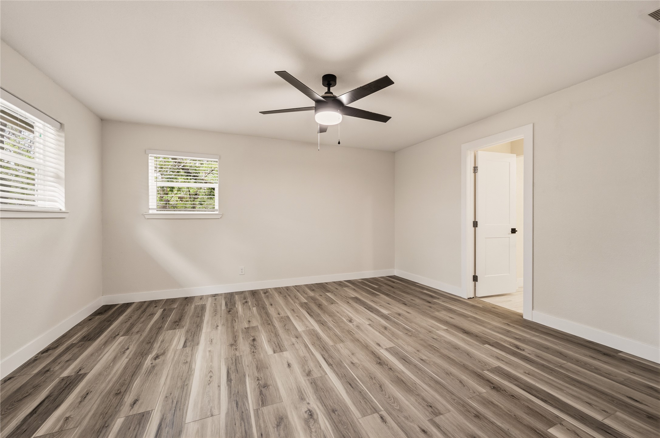 2127 Los Robles Street Grapevine TX 76051