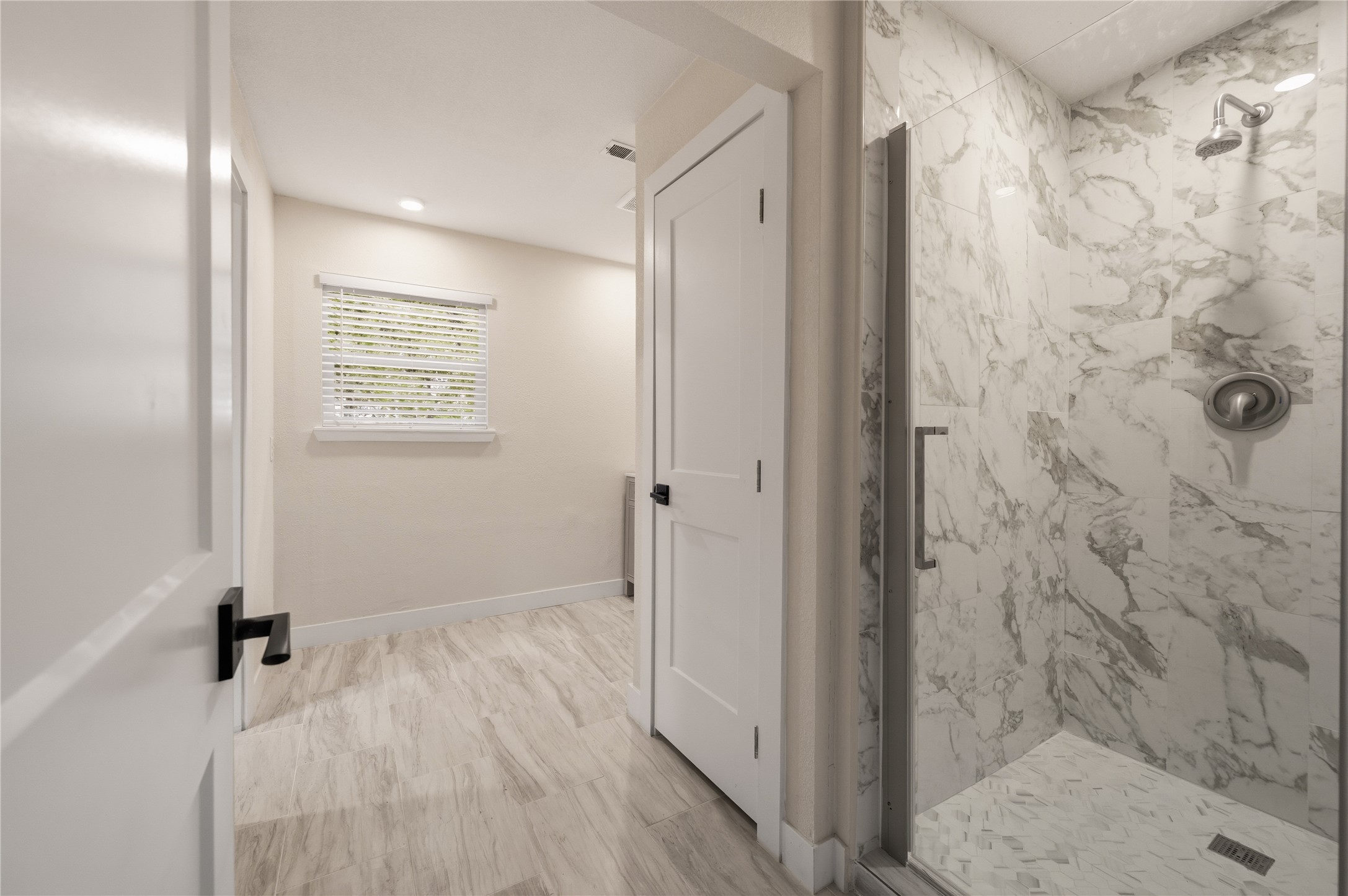 2127 Los Robles Street Grapevine TX 76051