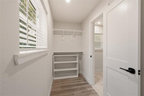 2127 Los Robles Street Grapevine TX 76051