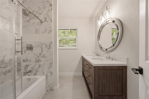 2127 Los Robles Street Grapevine TX 76051
