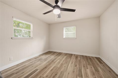 2127 Los Robles Street Grapevine TX 76051