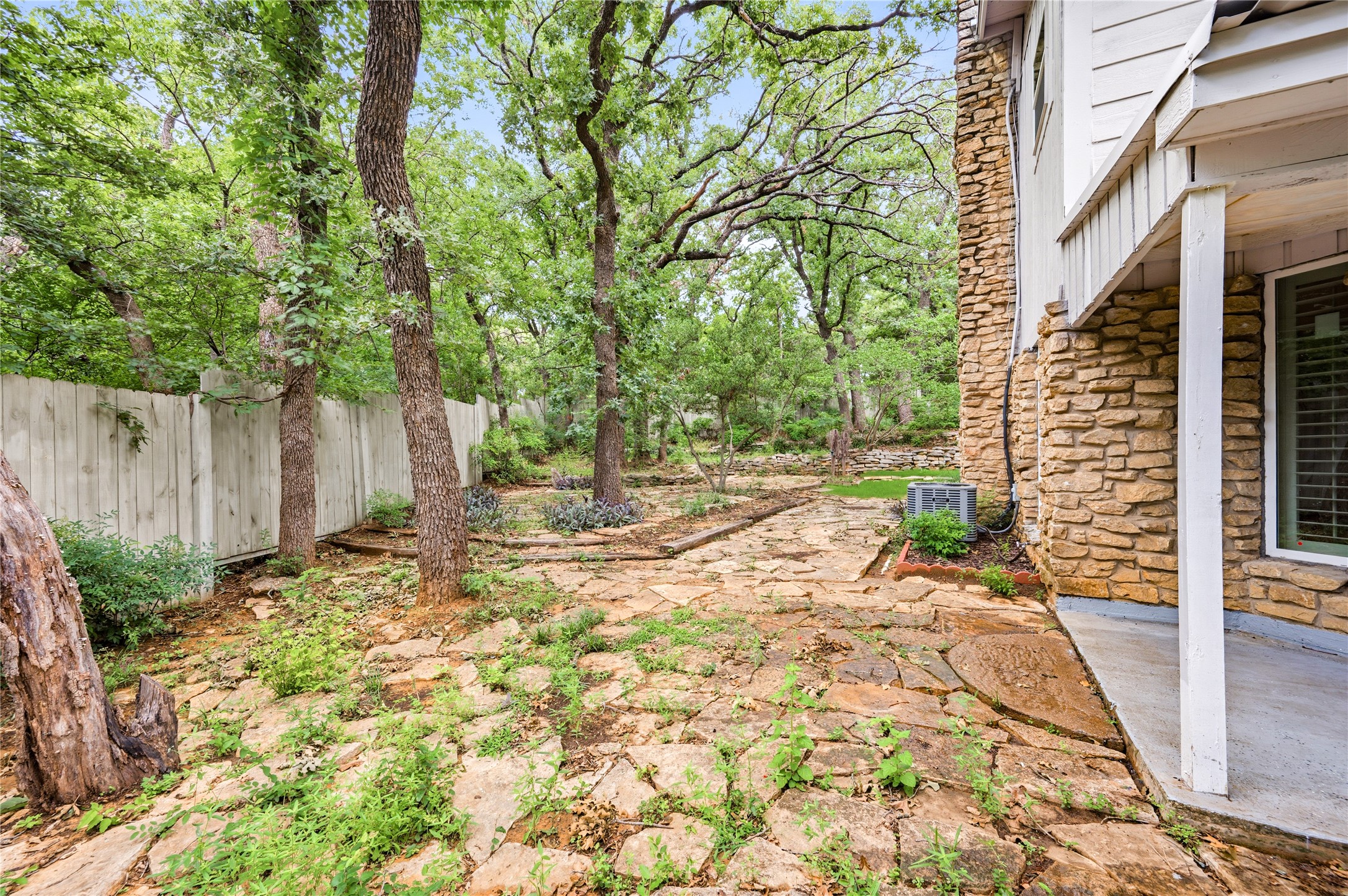 2127 Los Robles Street Grapevine TX 76051