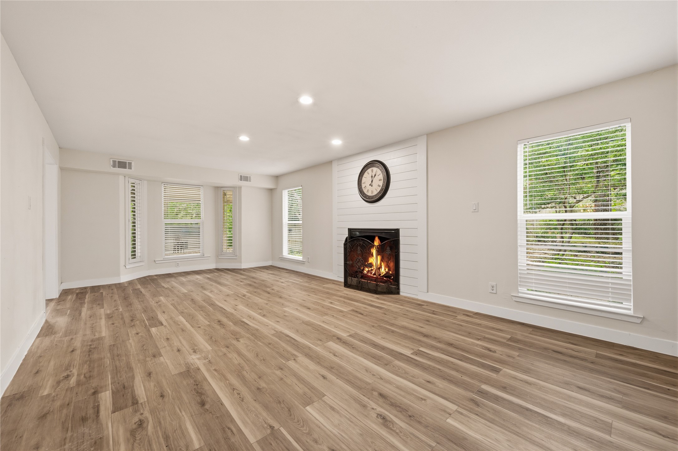 2127 Los Robles Street Grapevine TX 76051