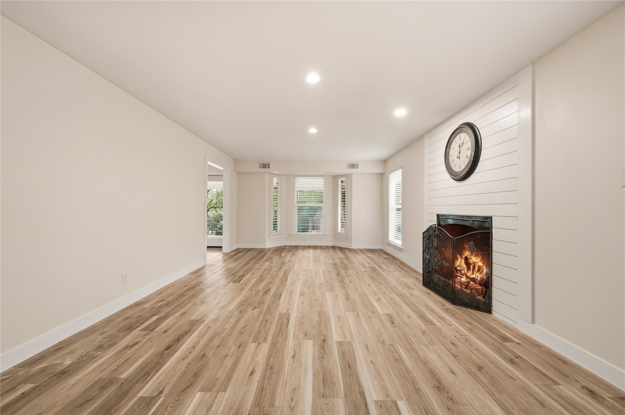 2127 Los Robles Street Grapevine TX 76051