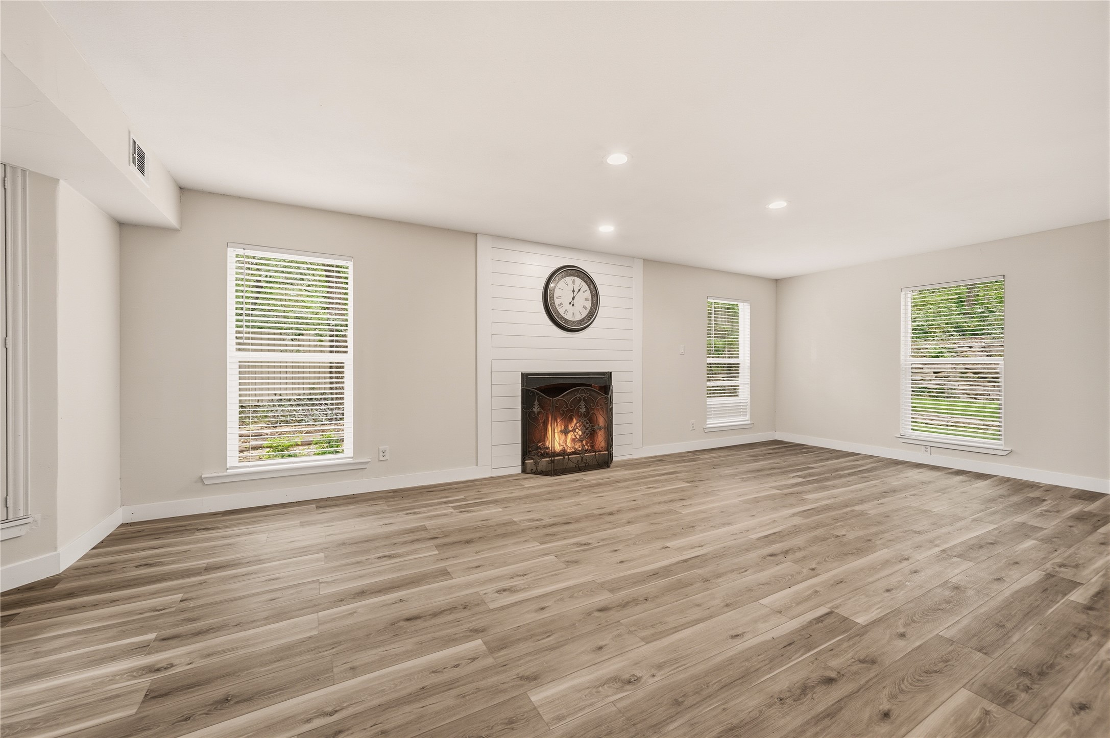2127 Los Robles Street Grapevine TX 76051