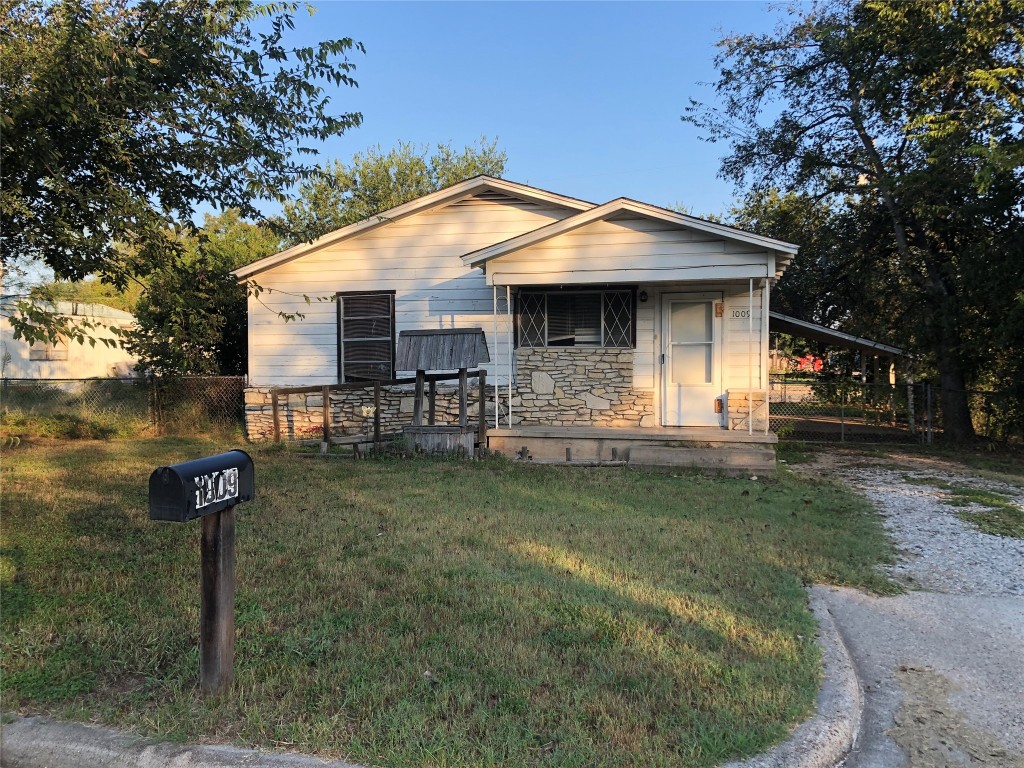 1009 Holden Street Glen Rose TX 76043