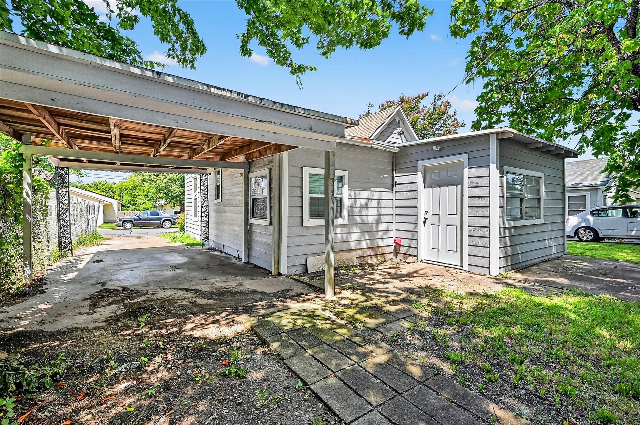 419 S Willow Street Sherman TX 75090