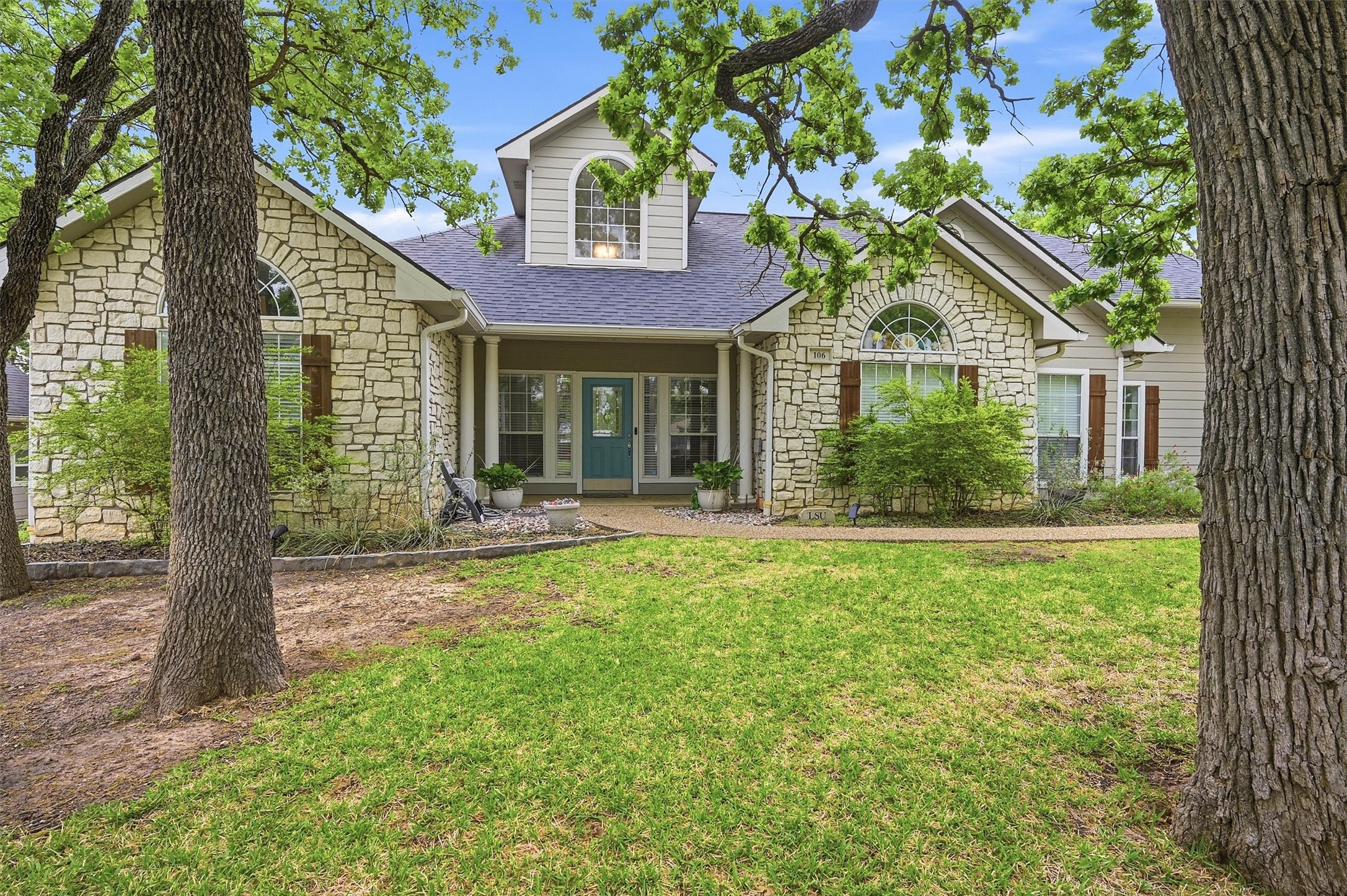 106 Shoshone Drive Lake Kiowa TX 76240