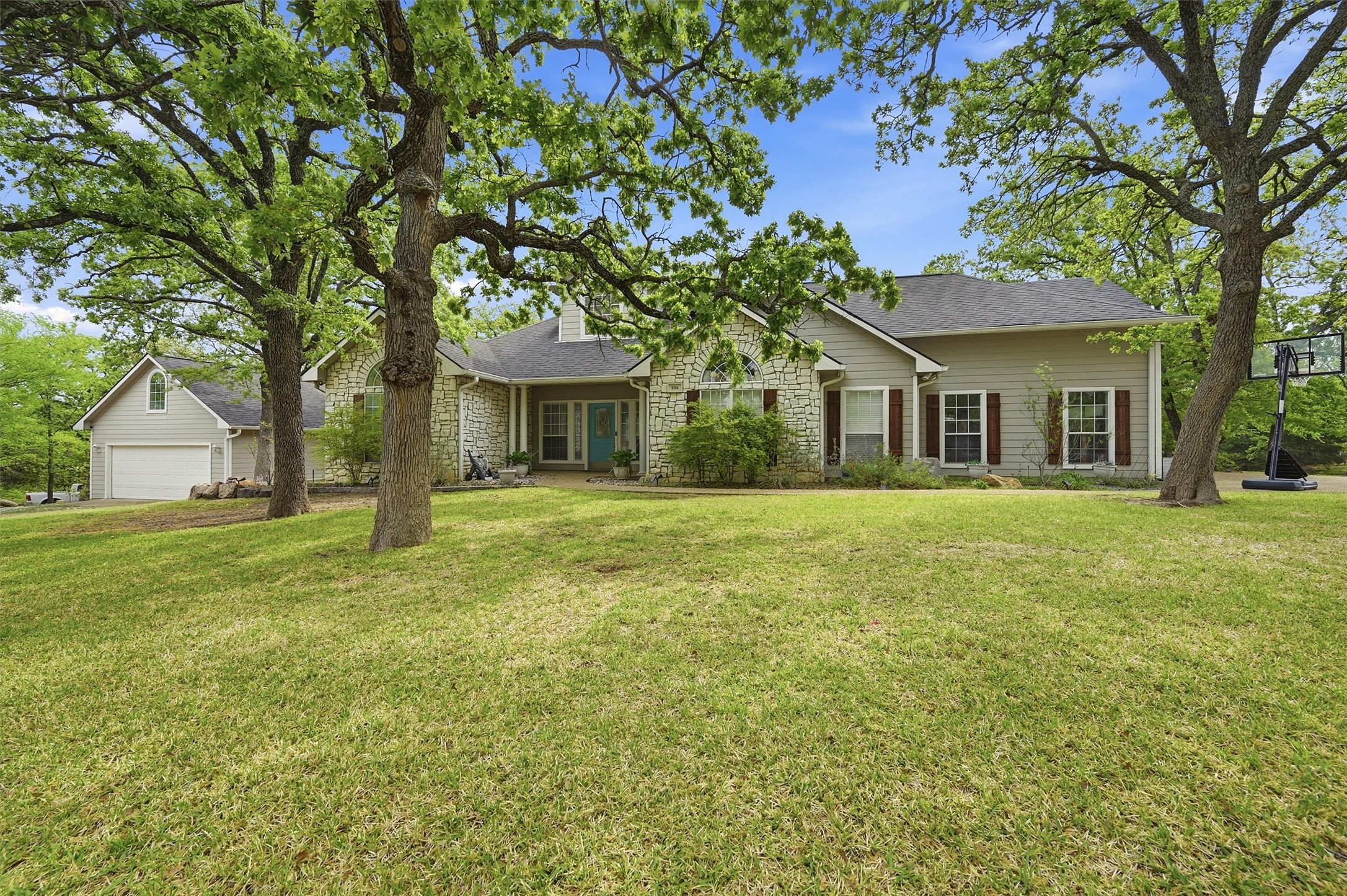 106 Shoshone Drive Lake Kiowa TX 76240