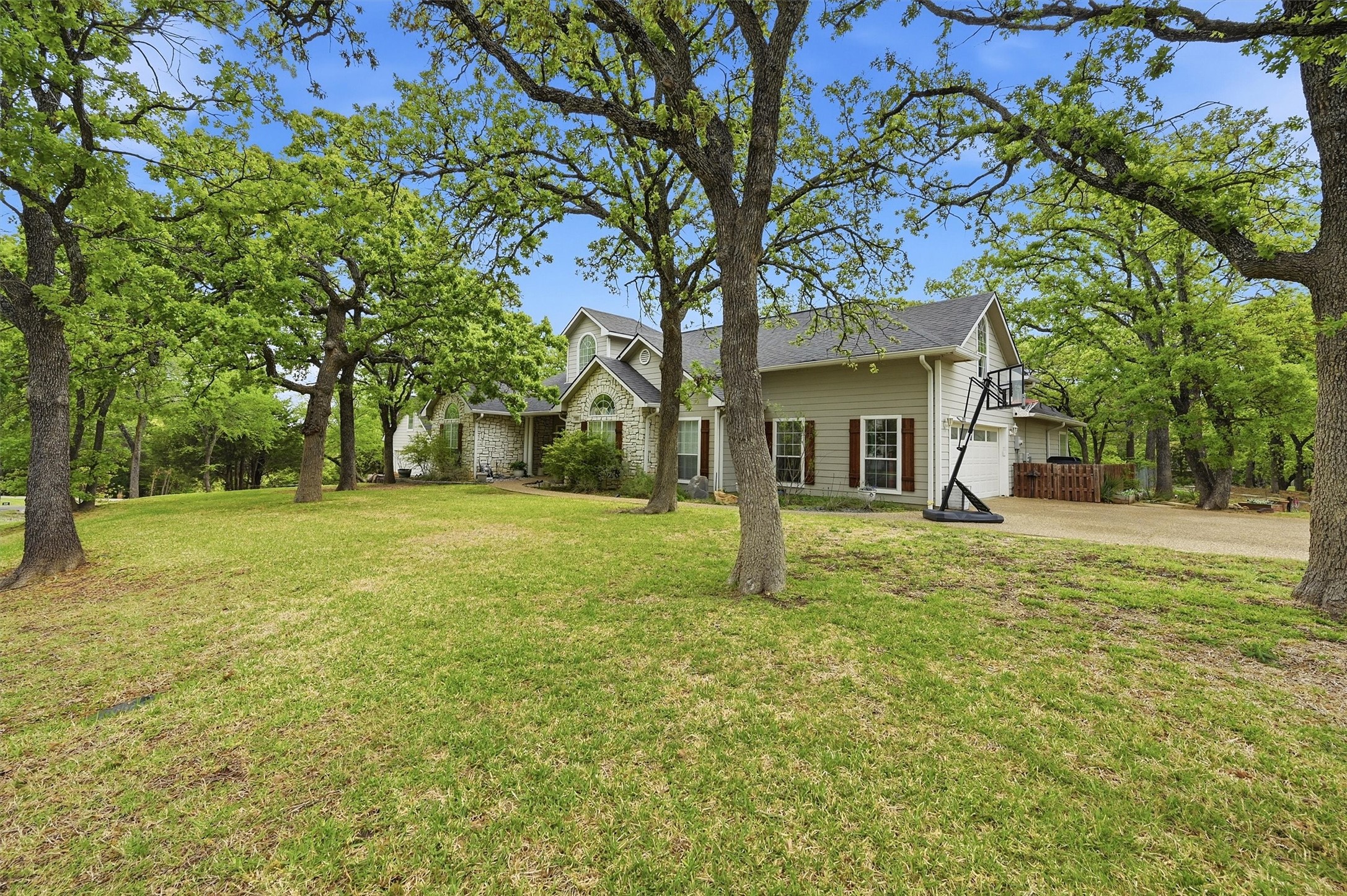 106 Shoshone Drive Lake Kiowa TX 76240