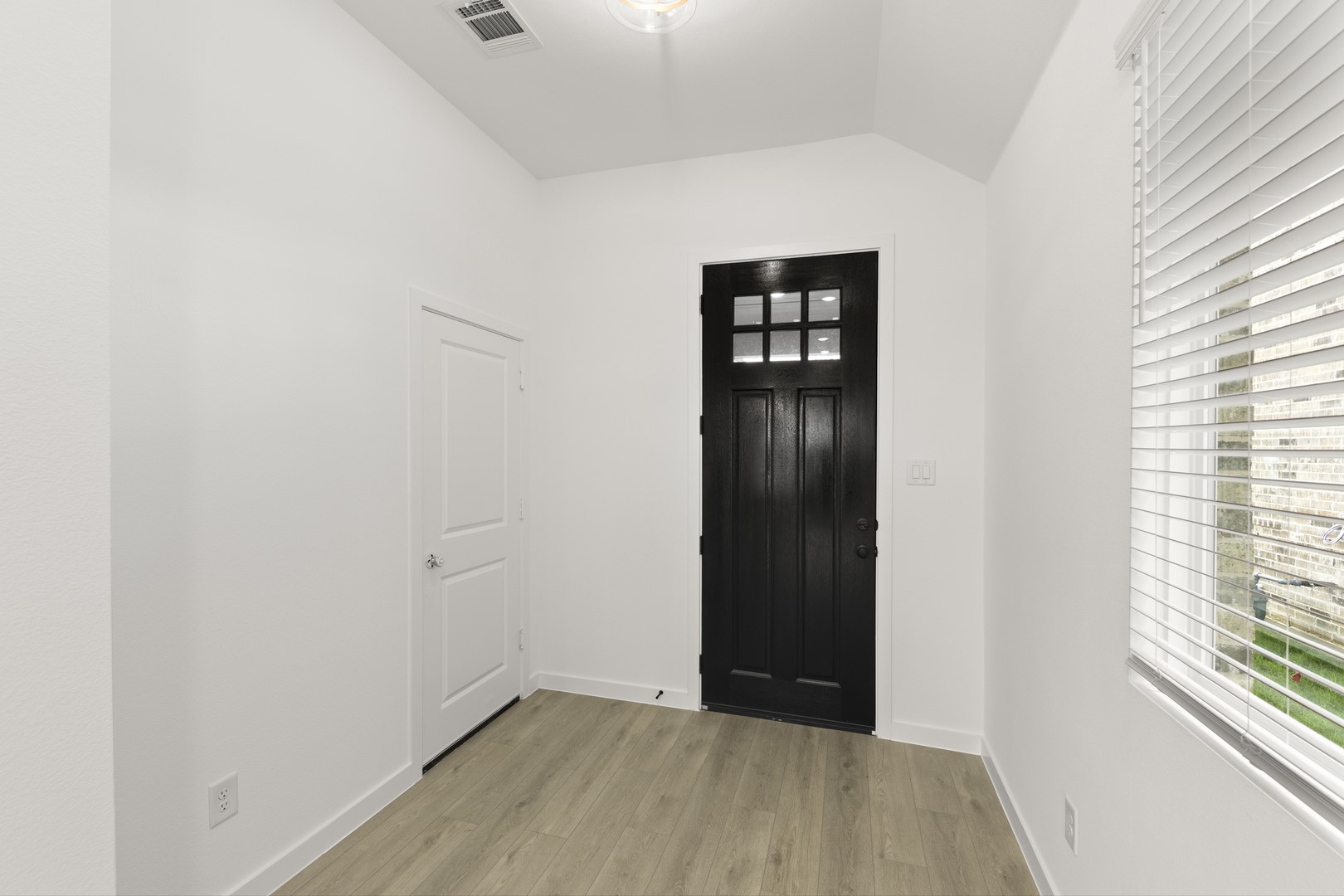 5925 Laurel Lake Lane Pilot Point TX 76258