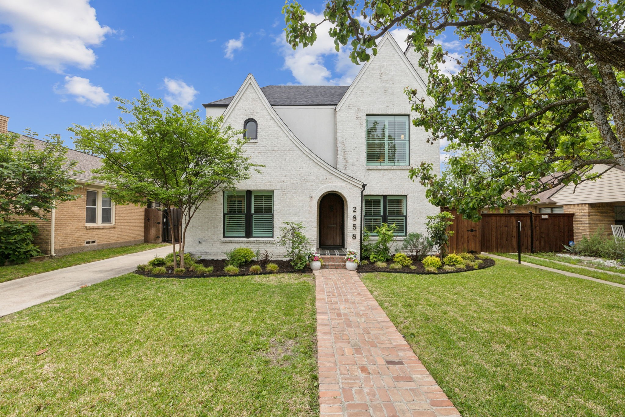 2858 Alden Avenue Dallas TX 75211