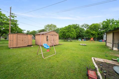 909 S Carlton Street Ennis TX 75119
