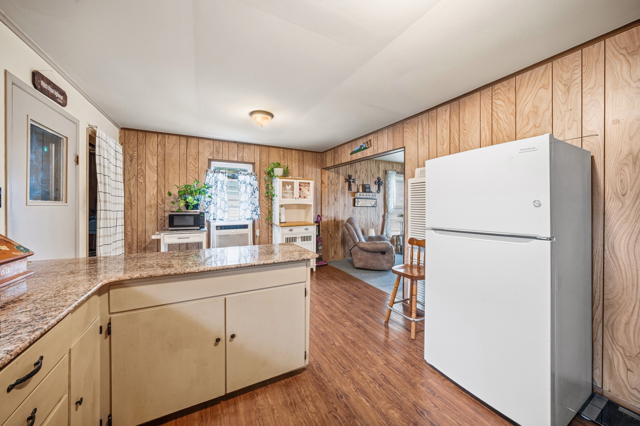 909 S Carlton Street Ennis TX 75119