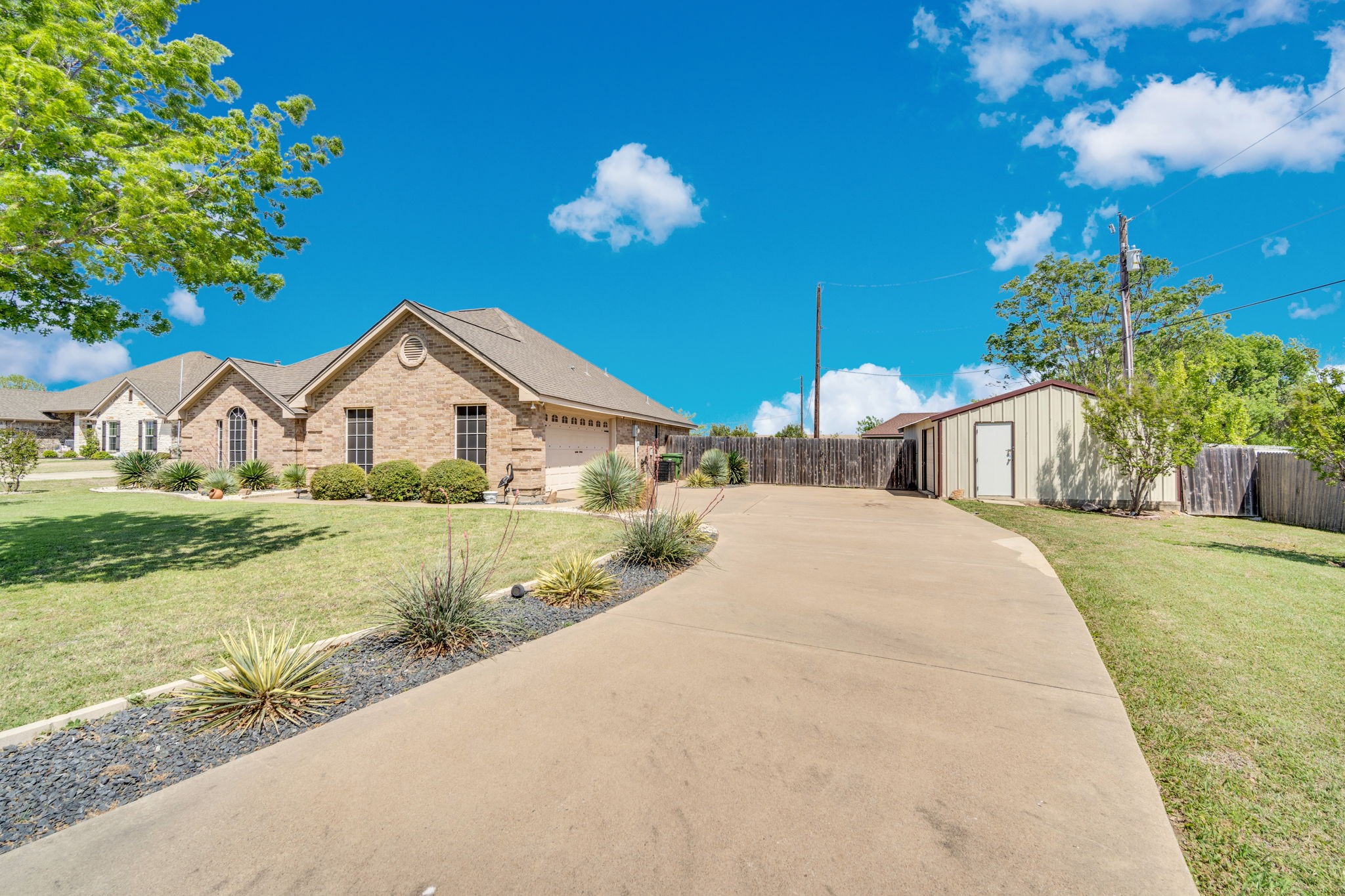 904 Martin Italy TX 76651