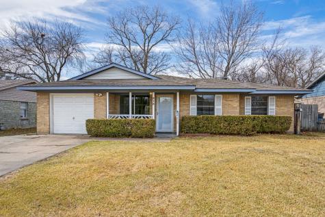 313 Brook Cove Lane Lewisville TX 75067