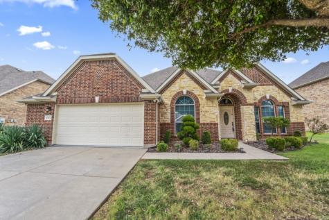 2215 Harrier Street Grand Prairie TX 75052