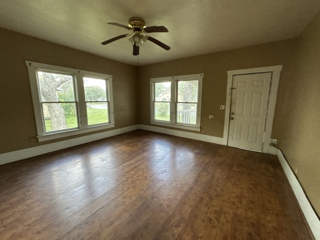 908 E Titus Street Mexia TX 76667
