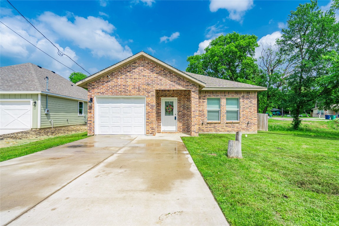 1213 Sayle Street Greenville TX 75401