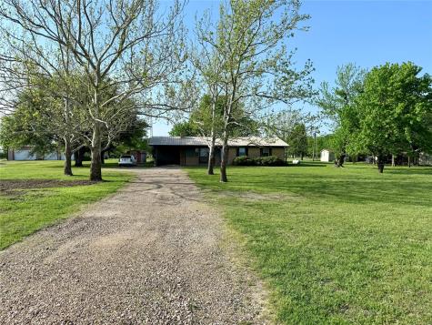 2152 E State Highway 56 Bonham TX 75418