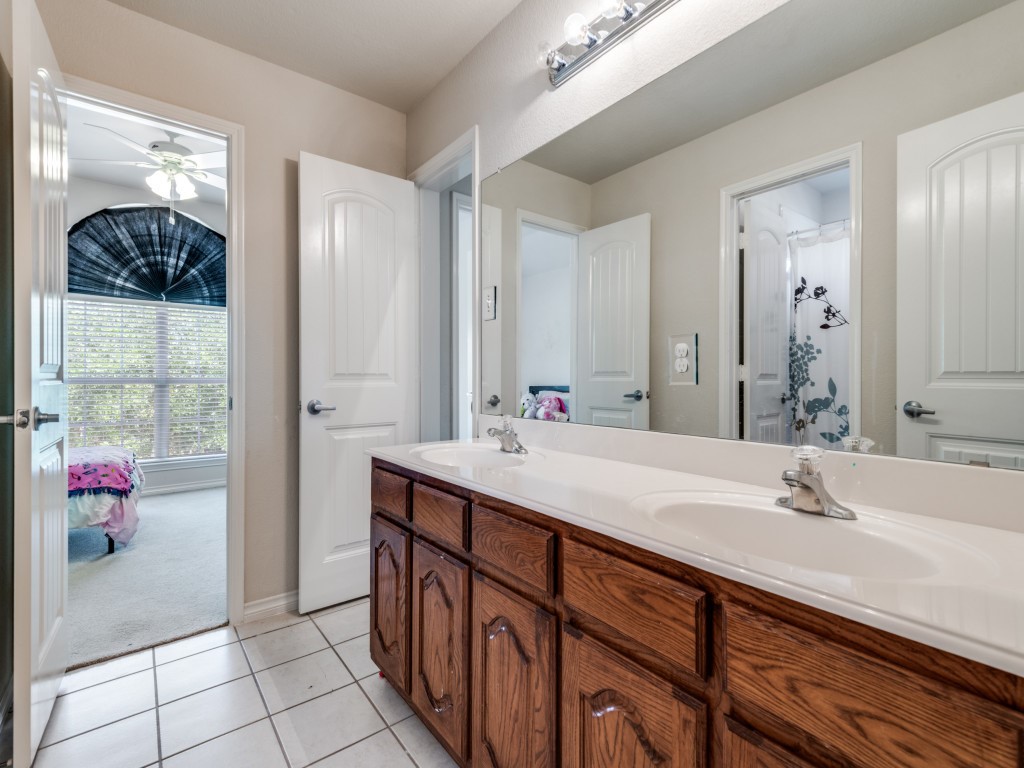 8001 Glenside Drive Rowlett TX 75089