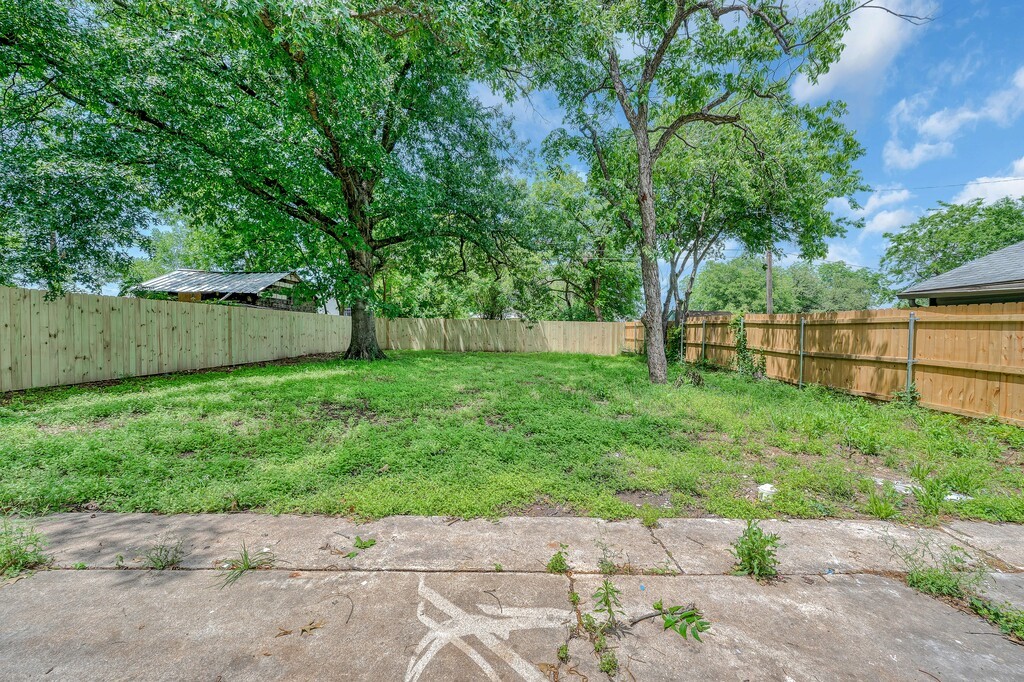 1713 Reuter Avenue Waco TX 76708