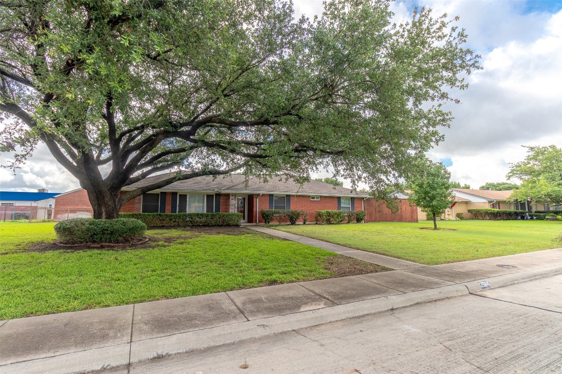 2504 Hawthorne Drive Carrollton TX 75006
