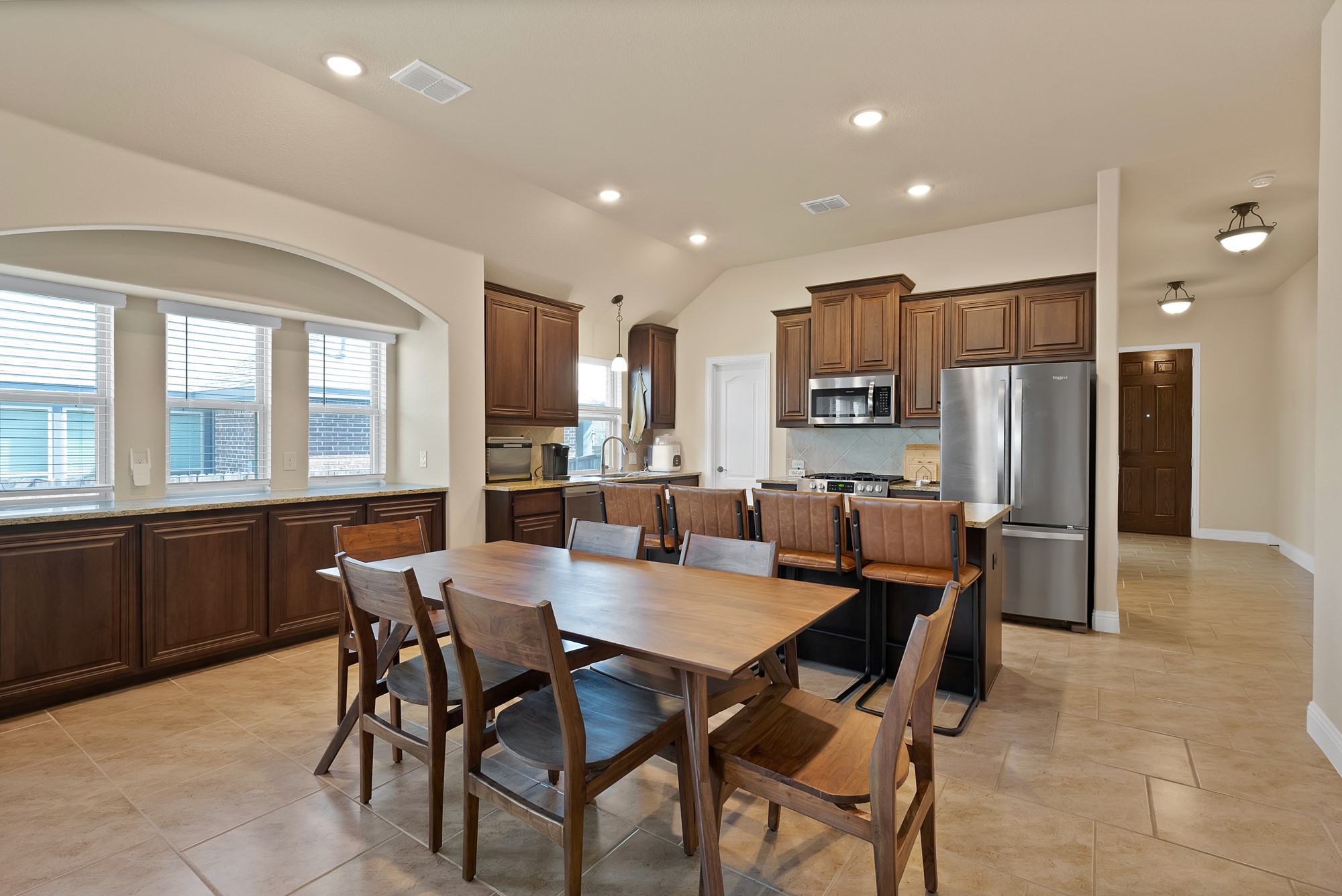 1040 Weeping Oak Drive Burleson TX 76028