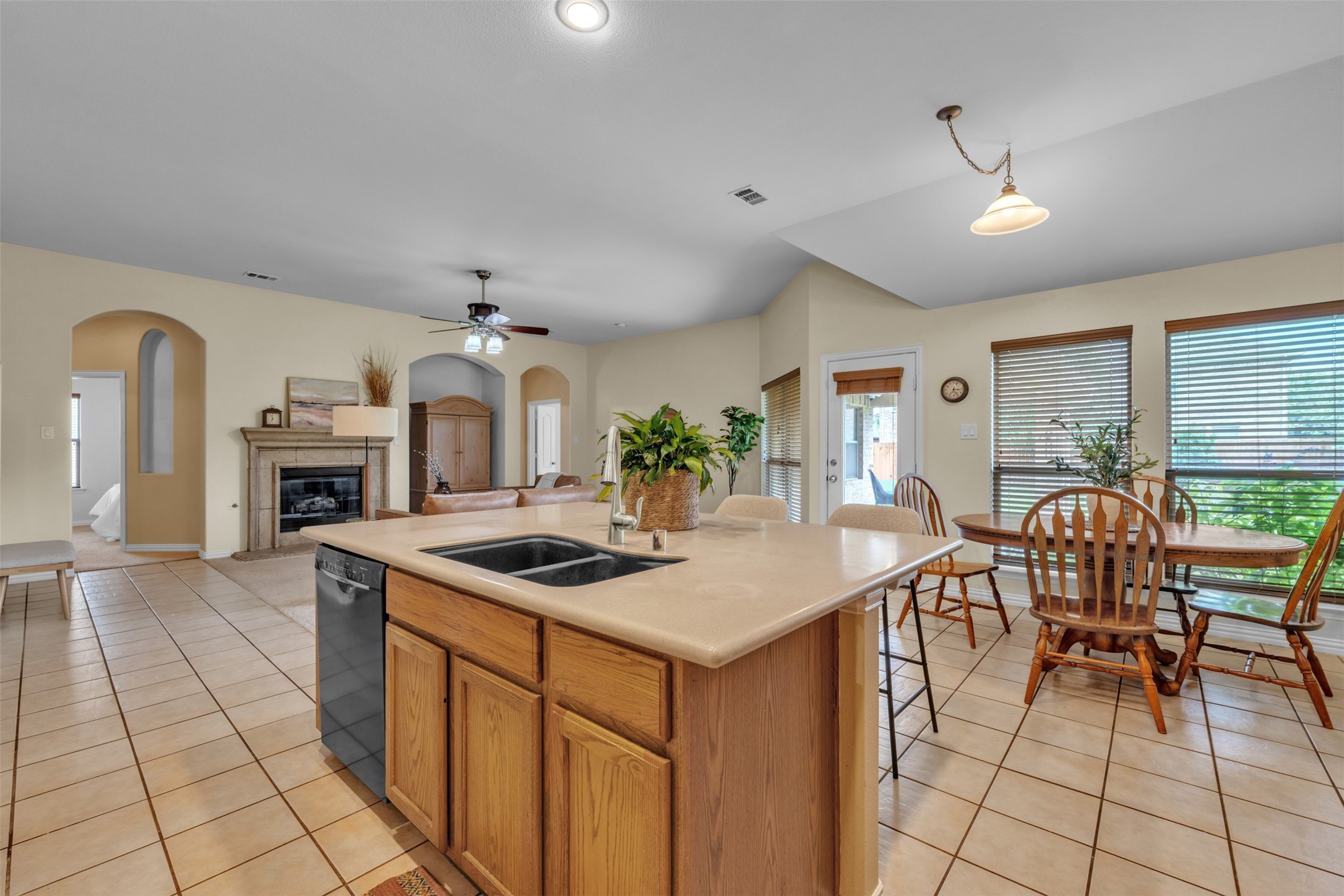 2951 Velero Grand Prairie TX 75054