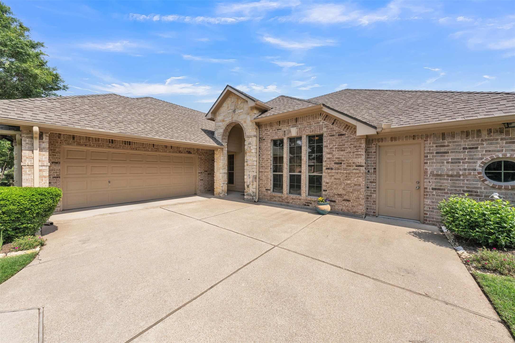 2951 Velero Grand Prairie TX 75054