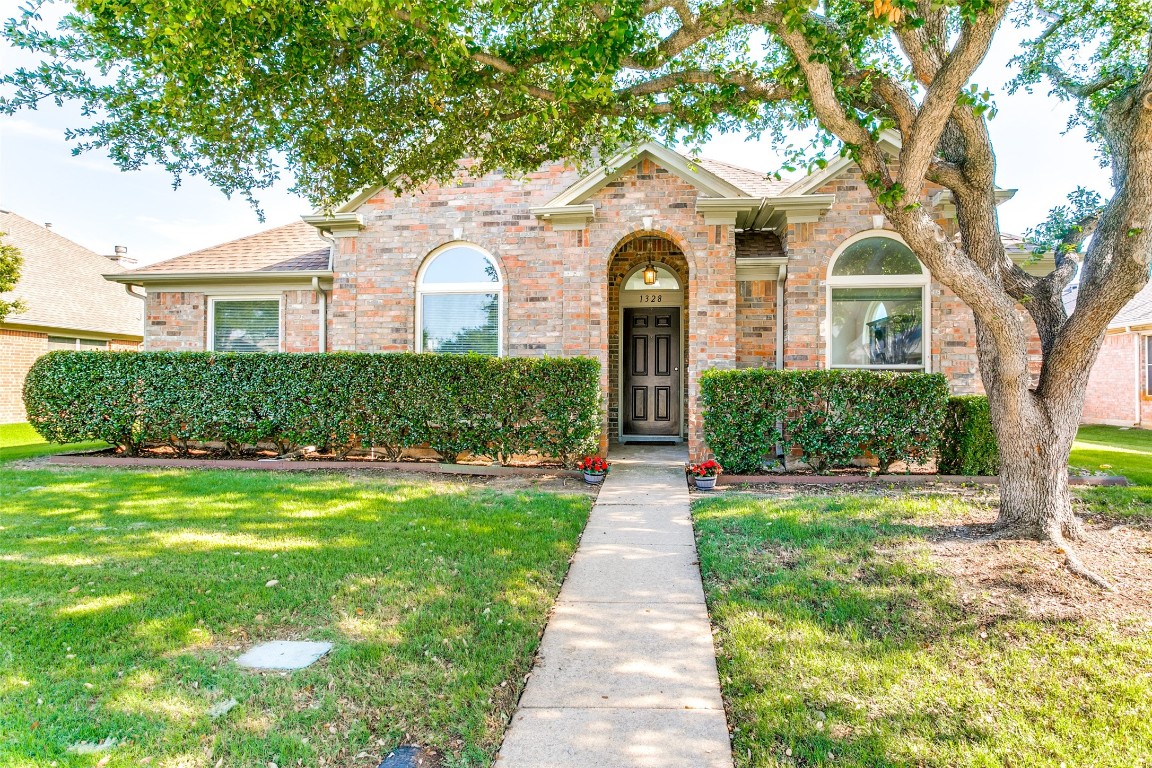1328 Pelham Lane Lewisville TX 75077
