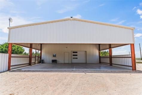 165 County Road 209 Seminole TX 79360