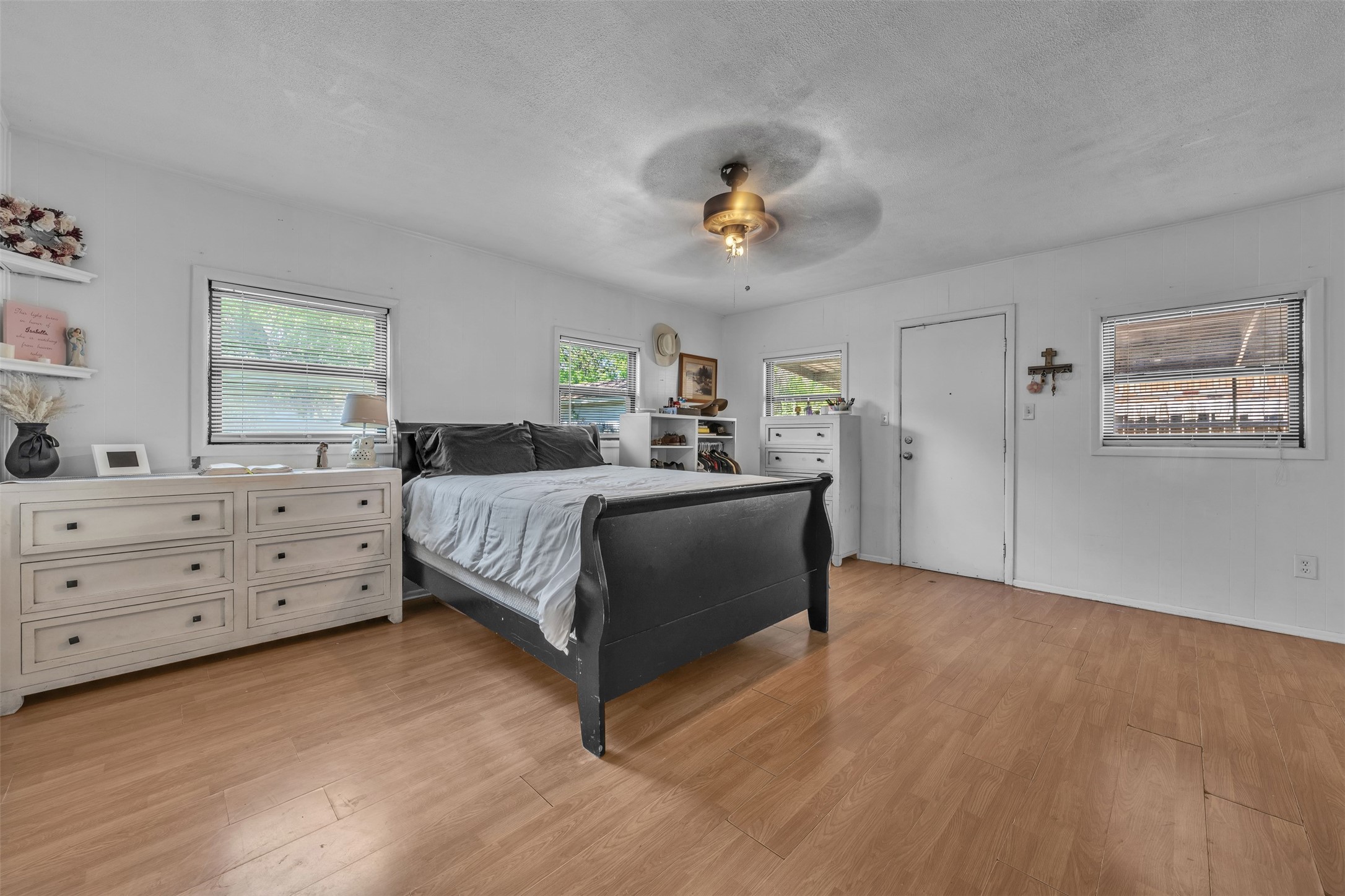 3017 Pueblo Trail Lake Worth TX 76135