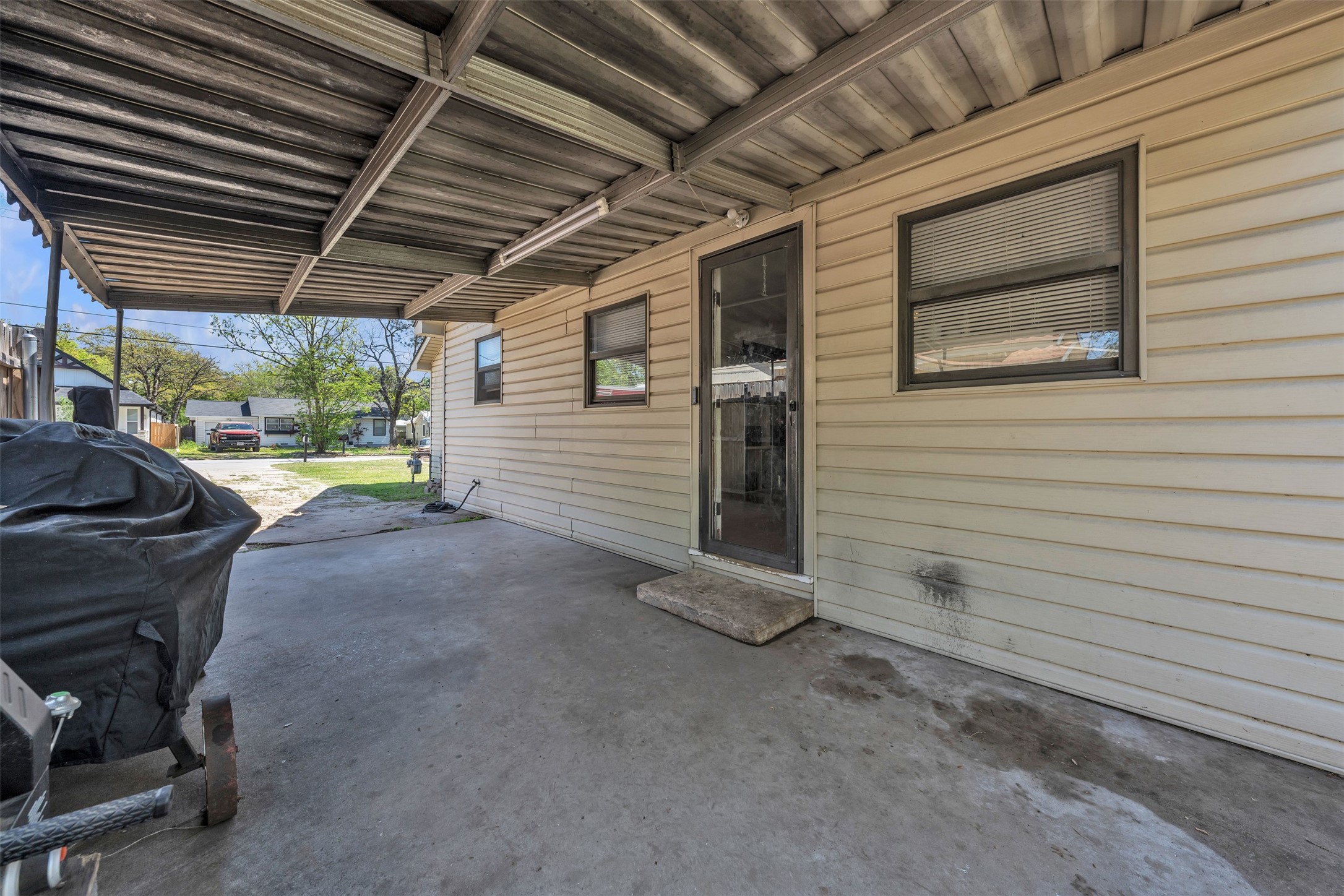 3017 Pueblo Trail Lake Worth TX 76135