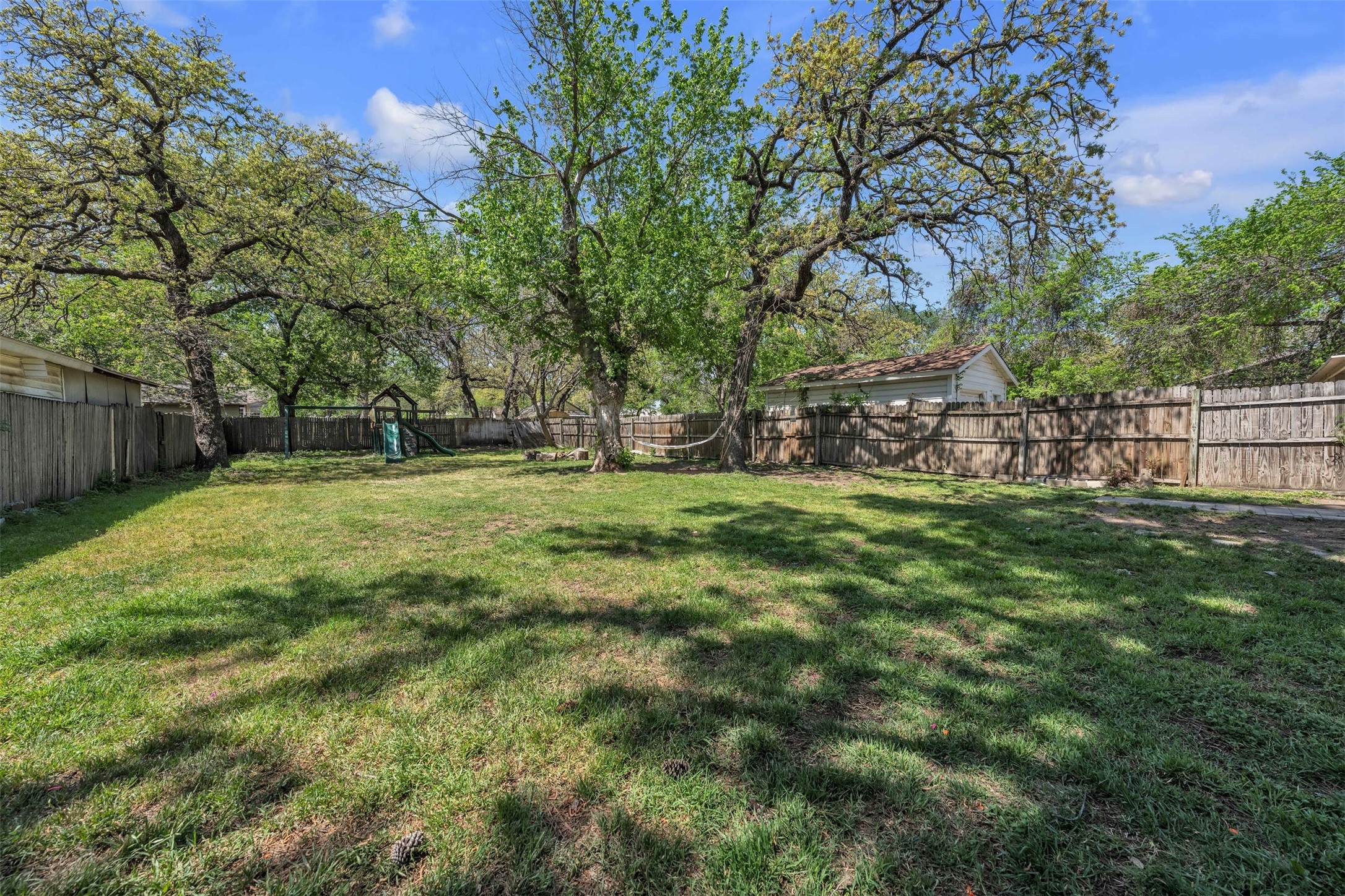 3017 Pueblo Trail Lake Worth TX 76135