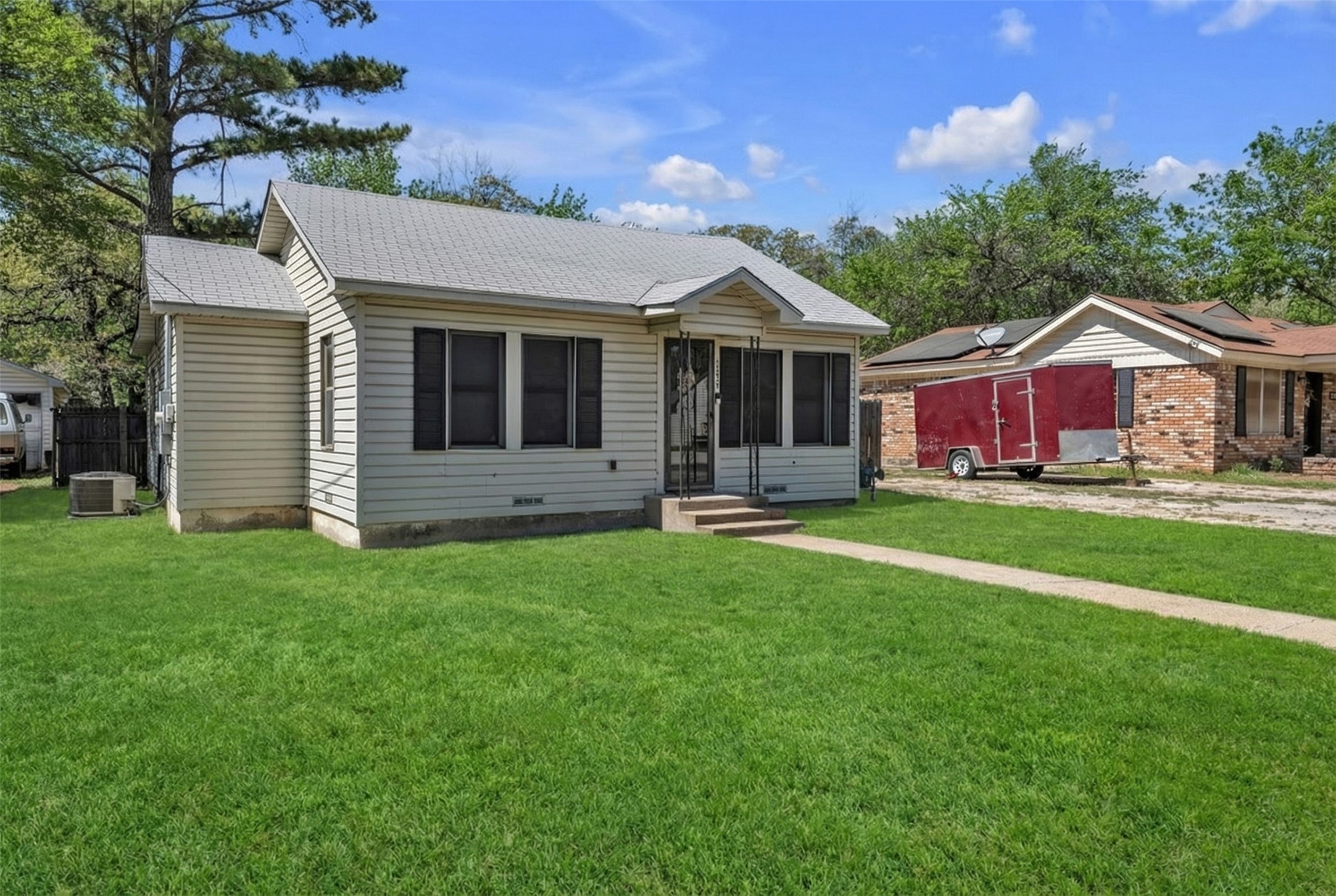 3017 Pueblo Trail Lake Worth TX 76135