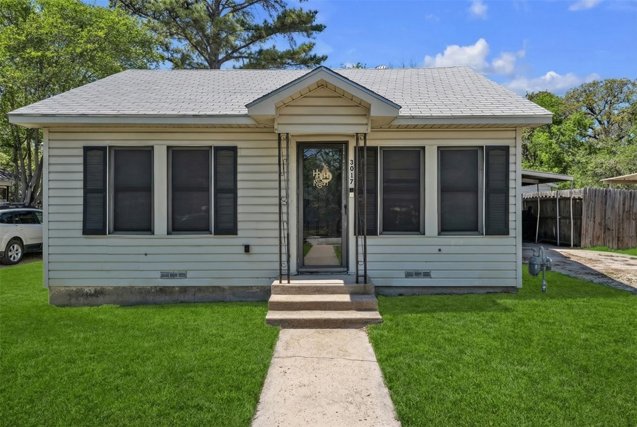 3017 Pueblo Trail Lake Worth TX 76135