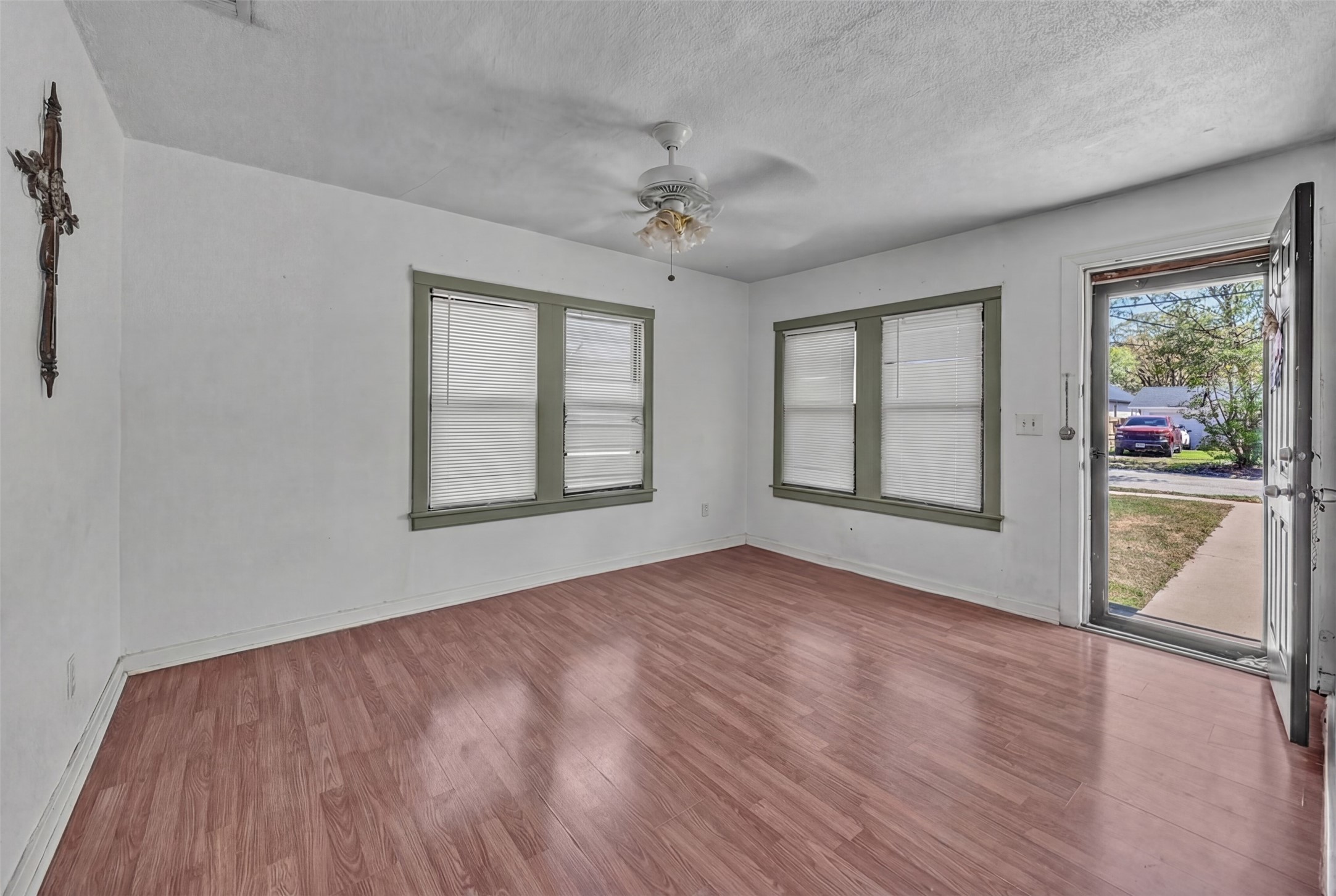 3017 Pueblo Trail Lake Worth TX 76135