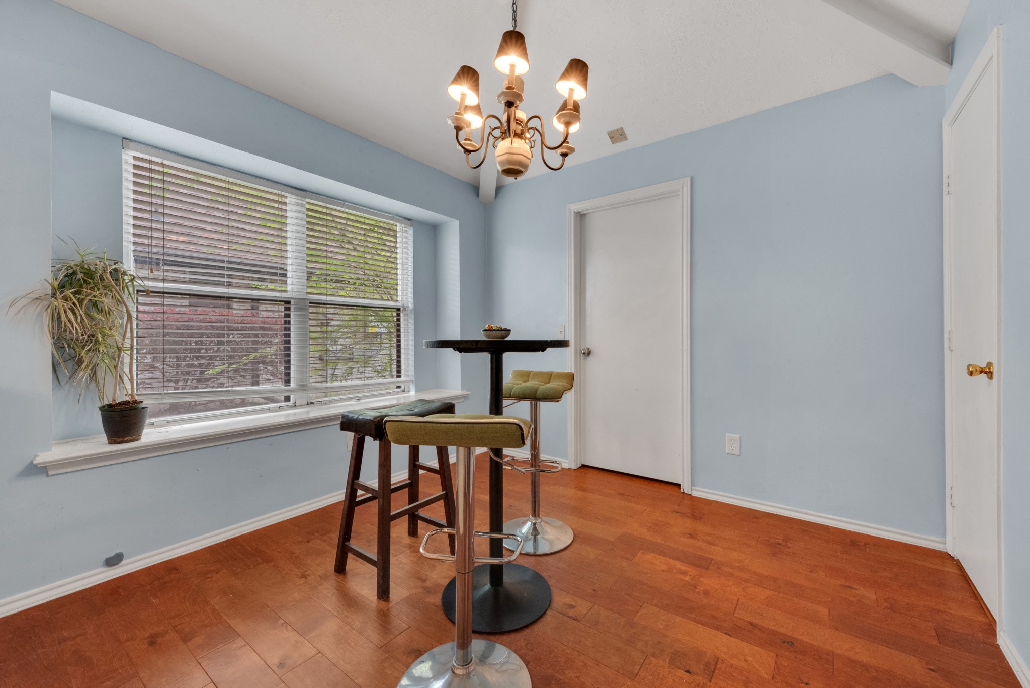 6214 Liberty Hill Dallas TX 75248